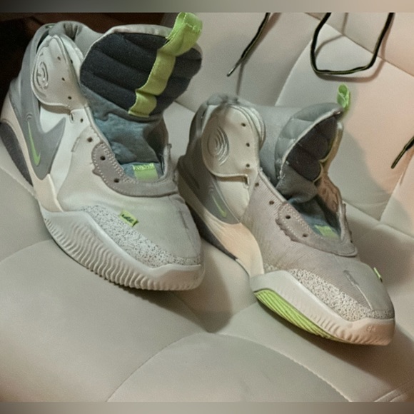 Nike “deldon” lightly used take the stage wit ‘em frfr N they size 91/2M - Picture 12 of 12